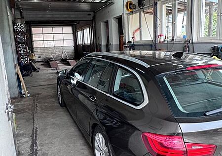 BMW 530d xDrive Touring A -