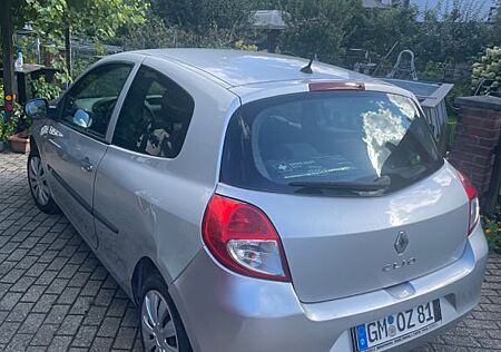 Renault Clio 3 1.2 L 16V TÜV Eco2 75 PS