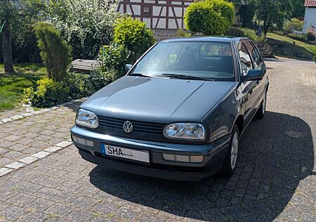 VW Golf Volkswagen 1.8 55kW Bon Jovi Klima