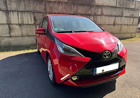 Toyota Aygo (X) Aygo (X) 1,0-l-VVT-i x-play Team Deutschland...