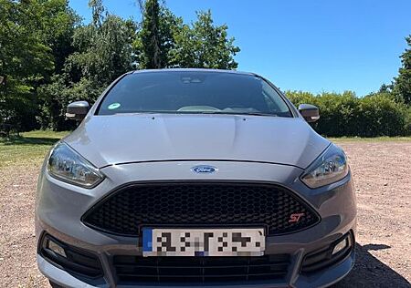 Ford Focus 2,0 EcoBoost ST Leder-Sport-Paket ST