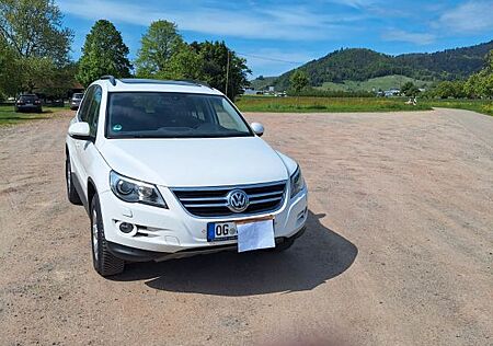 VW Tiguan Volkswagen 2.0 TSI, 2. Hand, Scheckheft gepflegt