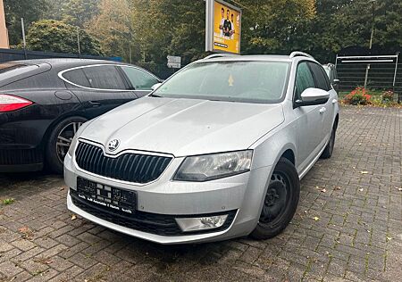 Skoda Octavia Combi Elegance*Autm./PDC/R-Kam/SHZ/Navi*
