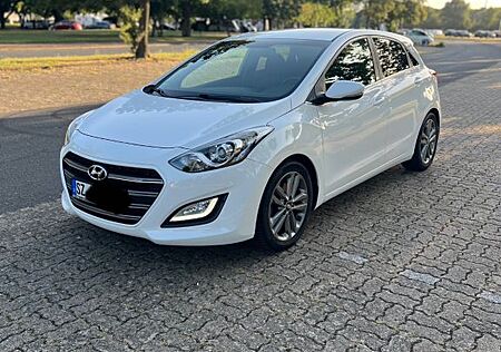 Hyundai i30 1.6 CRDi Kamera,LED,NAVI,SHZ, 51T Km
