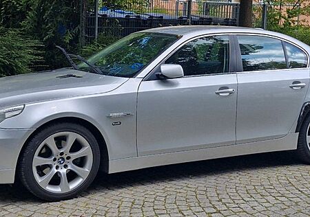 BMW 520i -