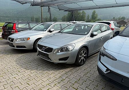 Volvo V60 Kombi Summum AWD Leder