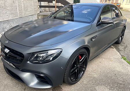 Mercedes-Benz E 63 AMG