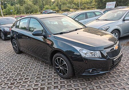Chevrolet Cruze Hatchback 1.8i