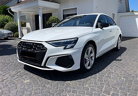 Audi A3 Sportback 45 TFSIe S line ACC LED