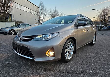 Toyota Auris 1.6 Touring Sports Life+