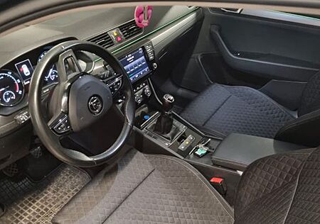 Skoda Superb 2.0 TDI Ambition Combi Ambition