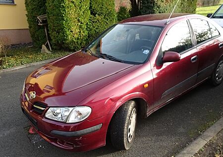 Nissan Almera 1,5 mit 90 PS KLIMA TÜV 07/2026