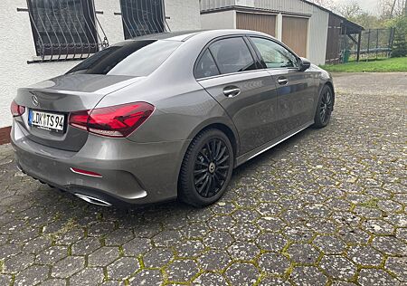 Mercedes-Benz A 200 -AMG Line - 8 x bereift - 1 Jahr TÜV