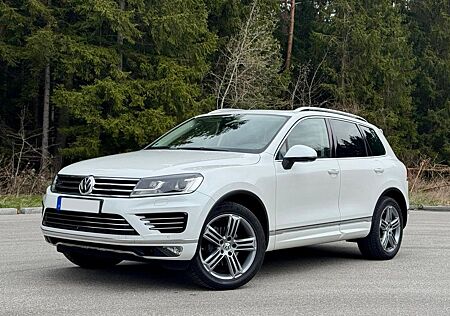 VW Touareg Volkswagen 3.0 V6 TDI R Line/Standhzg/Pano/Luftfw