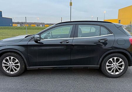 Mercedes-Benz GLA 200 CDI 4MATIC DCT -