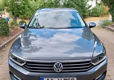 VW Passat Variant Volkswagen 2.0 TDI SCR DSG BlueMotion Co...