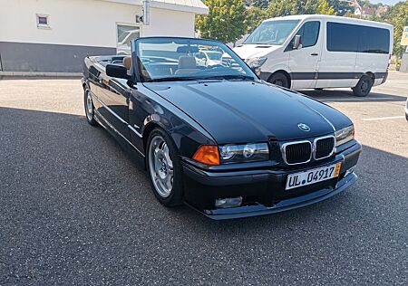 BMW 320i Cabrio