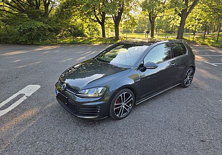 VW Golf Volkswagen 2.0 GTD Sport & Sound Paket