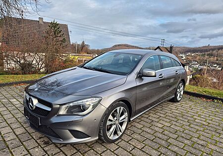 Mercedes-Benz CLA Shooting Brake CLA 220 CDI / d