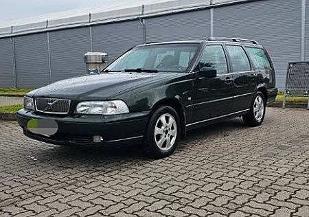 Volvo V70 2.5D - Zahnriemen Neu - TÜV 01.28