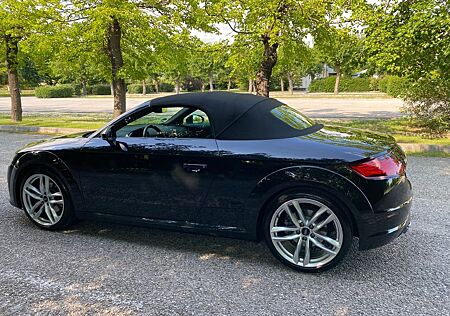 Audi TT Roadster 2.0 TFSI S tronic quattro -