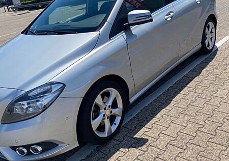 Mercedes-Benz B 200 CDI -