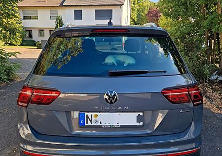 VW Tiguan Volkswagen 2.0 TDI SCR DSG Elegance Elegance