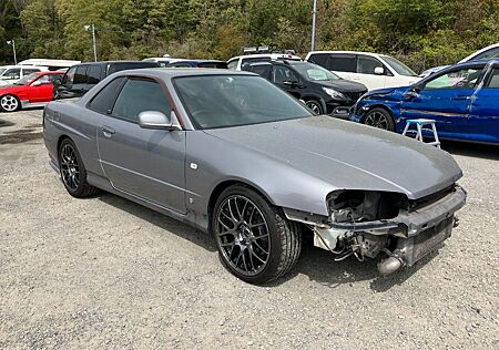 Nissan Skyline GTT Turbo 5 speed