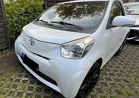 Toyota iQ gebraucht kaufen Toyota iQ 1,0 TÜV 8/27, Kupplung neu,Alu!!!