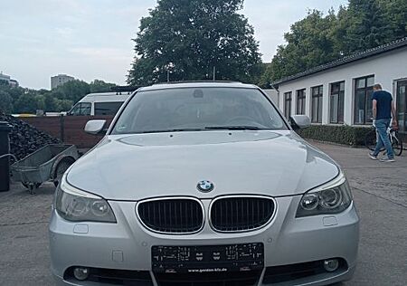 BMW 525d A -
