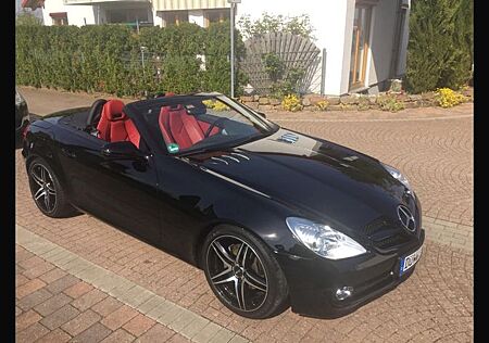 Mercedes-Benz SLK 200 KOMPRESSOR -BLACK FRIDAY