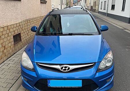 Hyundai i30 CW blue 1.4 Classic Classic