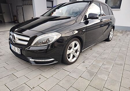 Mercedes-Benz B 200 gebraucht kaufen Mercedes-Benz B 200 *NAVI*SHZ*PANO*CAM*LEDER*XENON*TOP