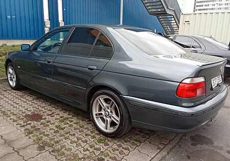 BMW 528i
