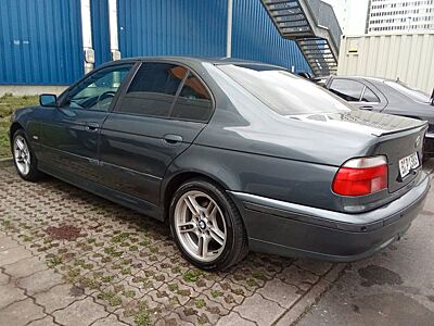 BMW 528i