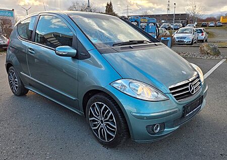 Mercedes-Benz A 150 Service & TÜV NEU