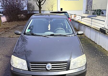 Fiat Punto 1.2 8V Active Clima