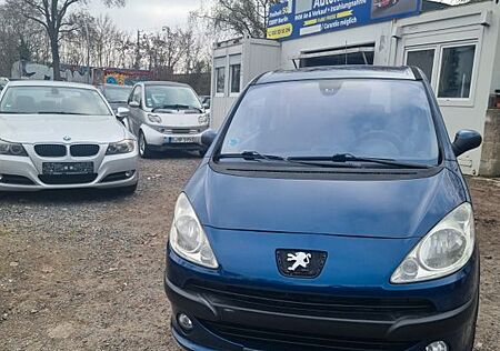 Peugeot 1007 Premium. Automatik. Lückenlos Scheckheftgep