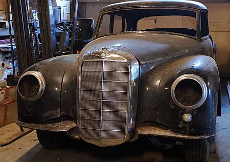 Mercedes-Benz 300 c Adenauer Karosserie mit Achsen