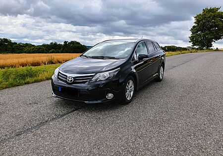 Toyota Avensis Combi 2,0-l-D-4D Life Business Paket