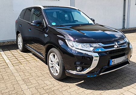 Mitsubishi Plug in Hybrid Outlander Plug-in Hybrid Outlander 2.0 MIVEC PLUG-IN H...