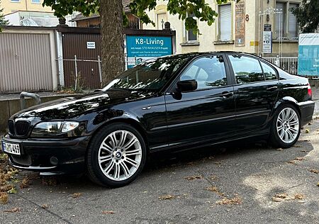 BMW 325i Saphirschwarz metallic