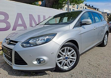 Ford Focus Titanium 8fach bereift