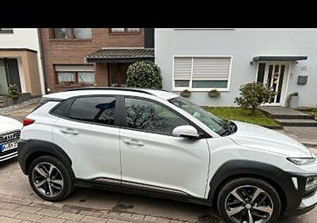 Hyundai Kona 1.6 T-GDI Premium DCT 4WD Premium