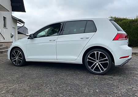 VW Golf Volkswagen VII 1.6 TDI IQ.DRIVE LED ACC PDC Sitzh