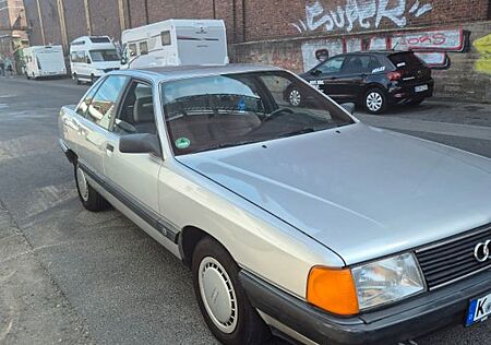 Audi 100
