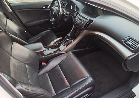 Honda Accord 2.2 i-DTEC Elegance Automatik Elegance