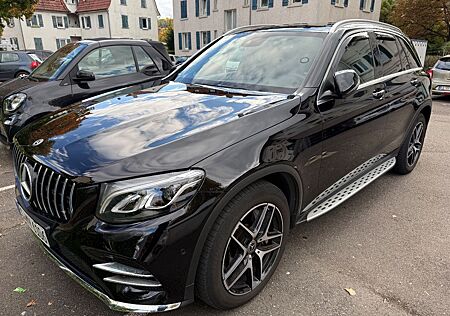 Mercedes-Benz GLC 250 4MATIC AMG-Line/Panorama/Service Neu