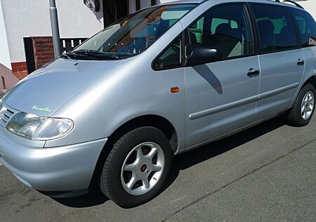 VW Sharan gebraucht kaufen VW Sharan Volkswagen 2.0 Family, sehr gepflegt