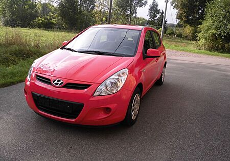 Hyundai i20 gebraucht kaufen Hyundai i20 1.2 BREMSEN+AUSPUFF+TÜV+INSPSPEKTIONusw NEU
